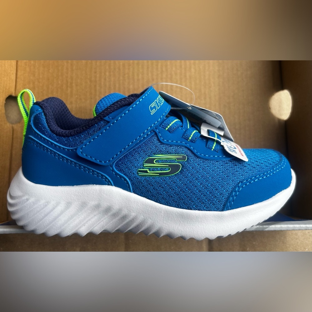 NWT SKECHERS Toddler Blue and Green Sneakers Shoes Size 9